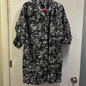 LANDS END Midi Shirt Dress Size 10/12. Black and white pattern. Gently used.